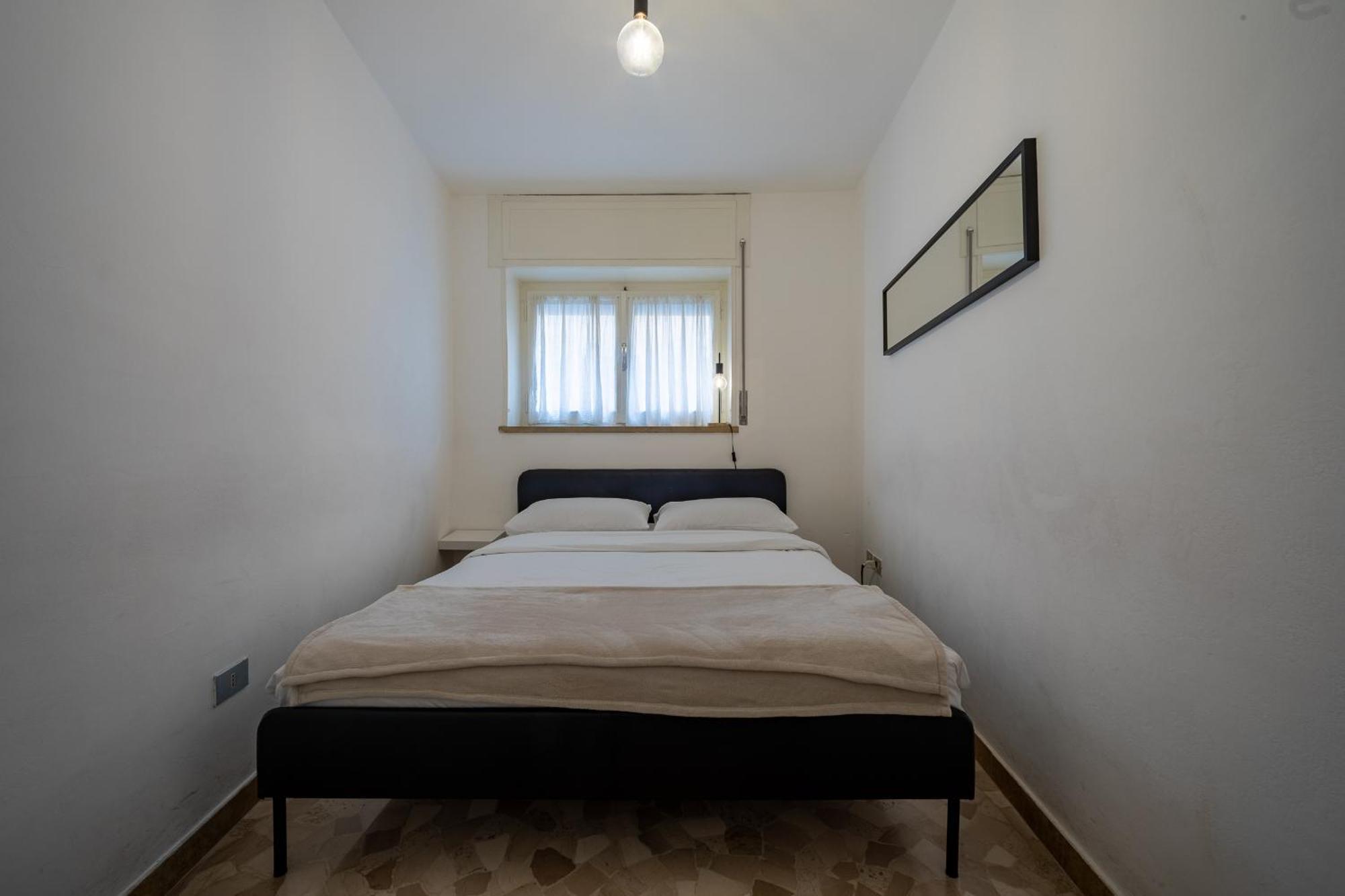 Apartment White House In